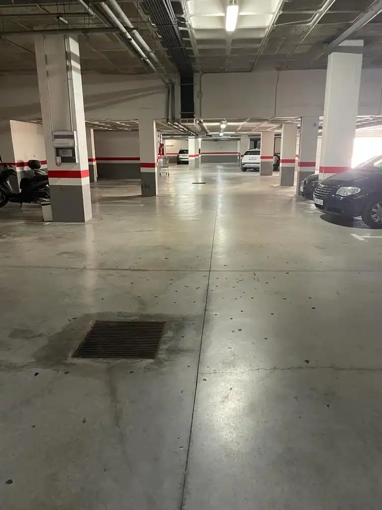 Aparcament de Pis de lloguer en Alicante / Alacant amb Calefacció, Jardí privat i Terrassa