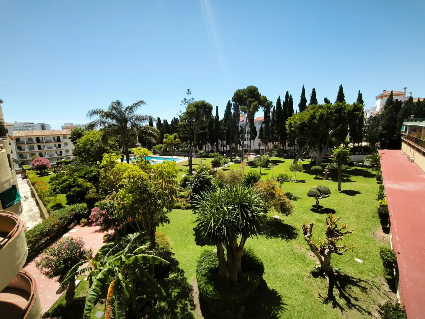 Apartament amb piscina en venda a Calle Decano José Gómez Rando 2