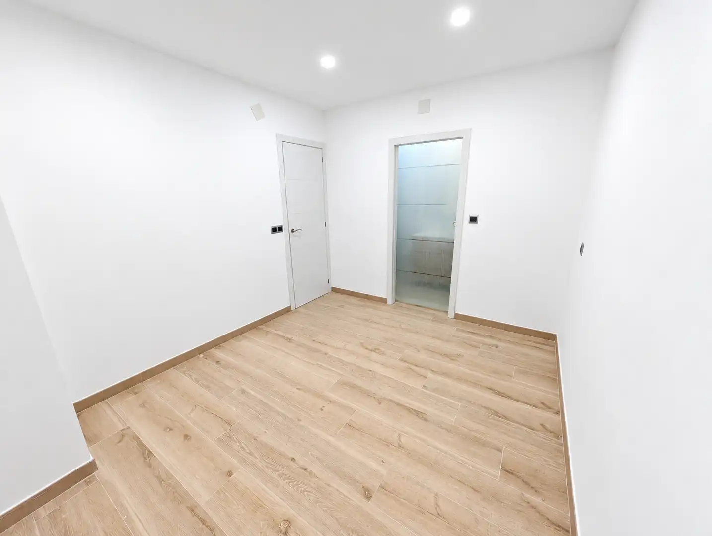 Piso en venta en Badalona con Parquet y Horno