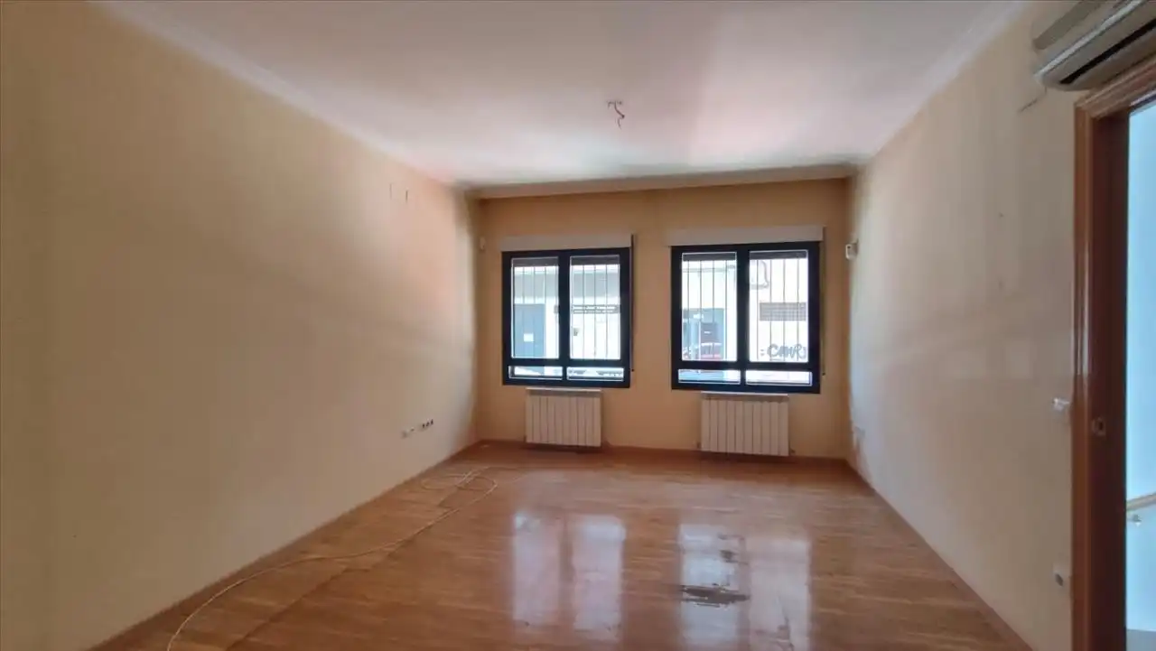 Sala de estar de Piso en venta en Ciudad Real con Calefacción, Parquet y Trastero