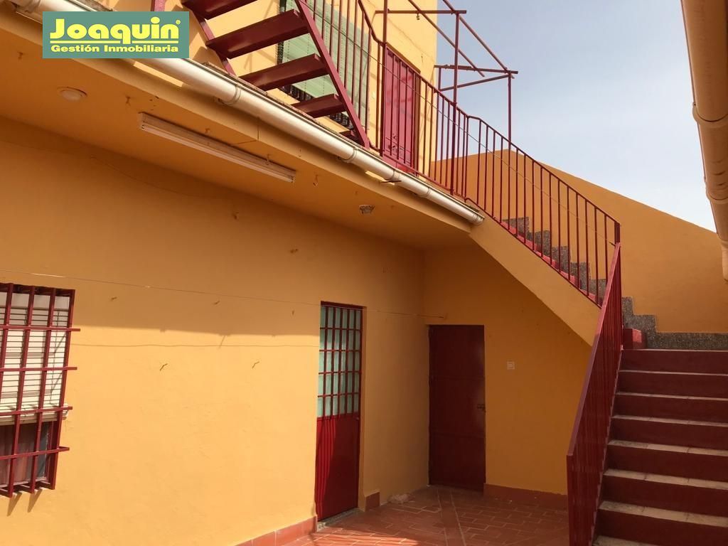 Vista exterior de Casa o chalet en venta en  Córdoba Capital con Terraza, Trastero y Piscina
