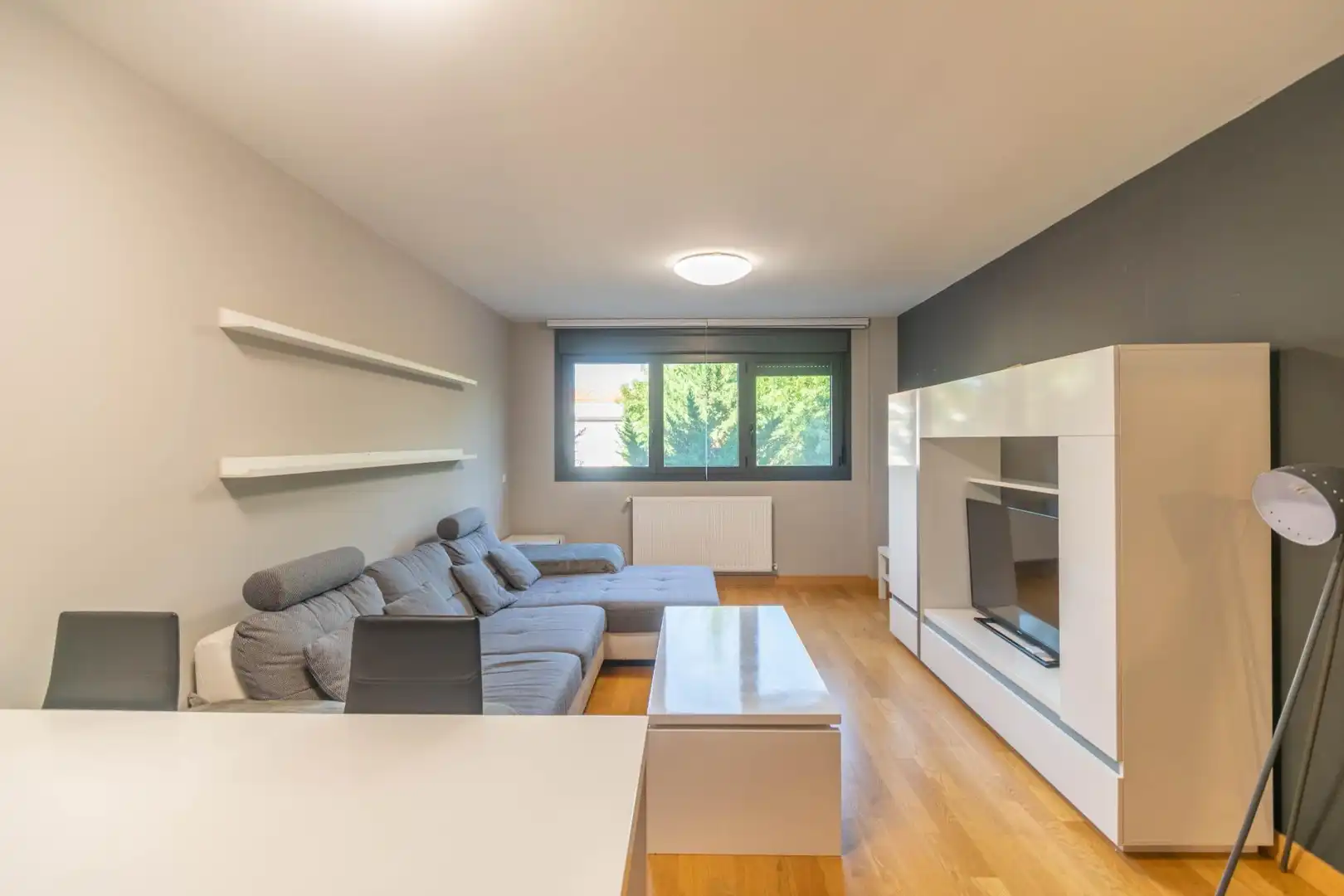 Sala de estar de Piso en venta en Aranguren con Calefacción, Parquet y Trastero