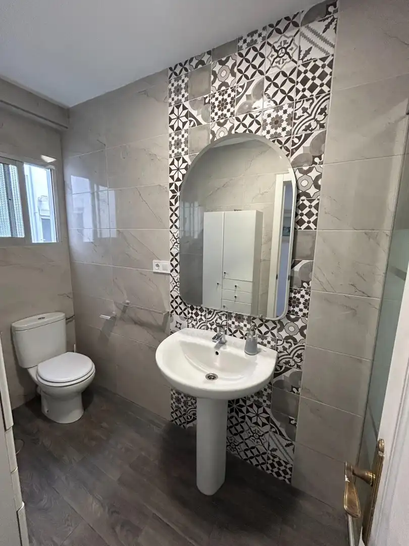 Bathroom of Flat for sale in Málaga  with Air Conditioner, Terrace and Balcony