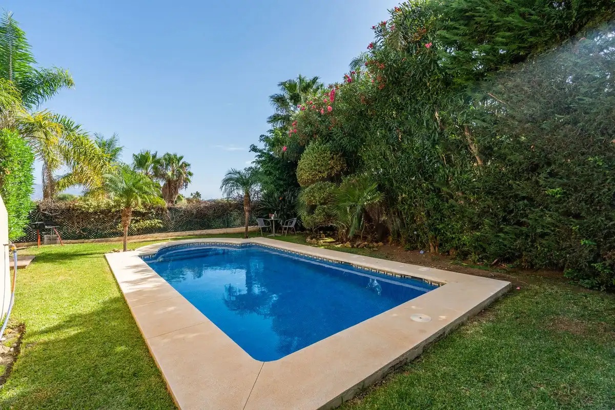 Swimming pool of Houses for sale in Mijas  with Air Conditioner, Heating and Private garden