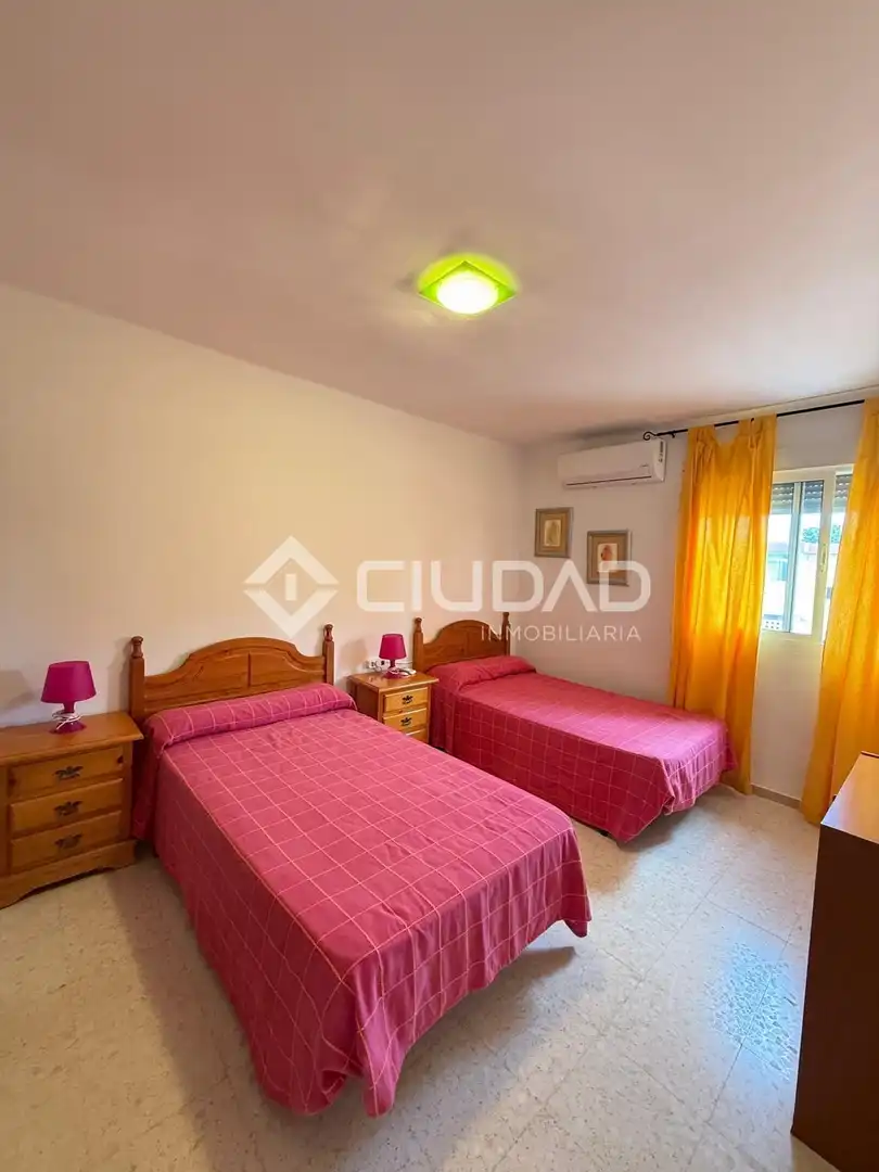 Bedroom of Flat for sale in Chipiona