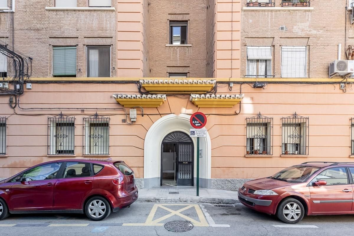 Exterior view of Flat to rent in  Granada Capital