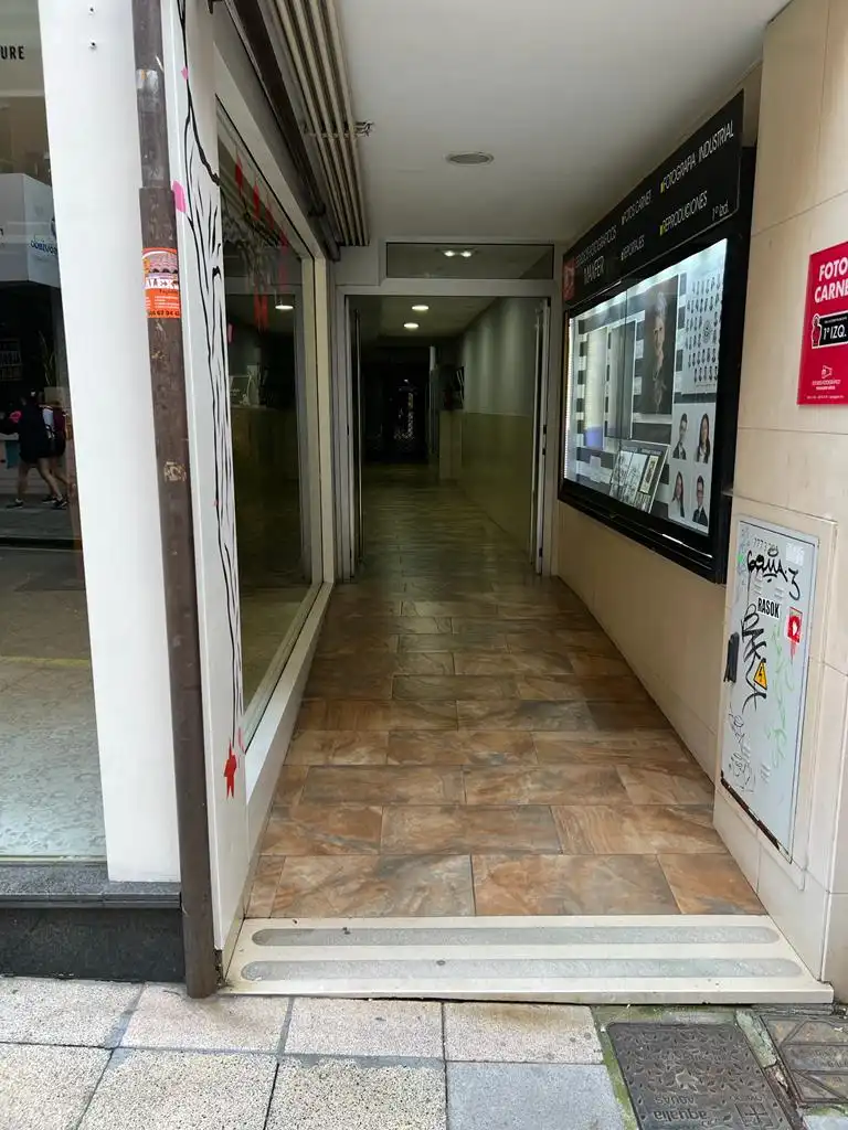 Local comercial en venda a Calle Covadonga 30, imagen 3