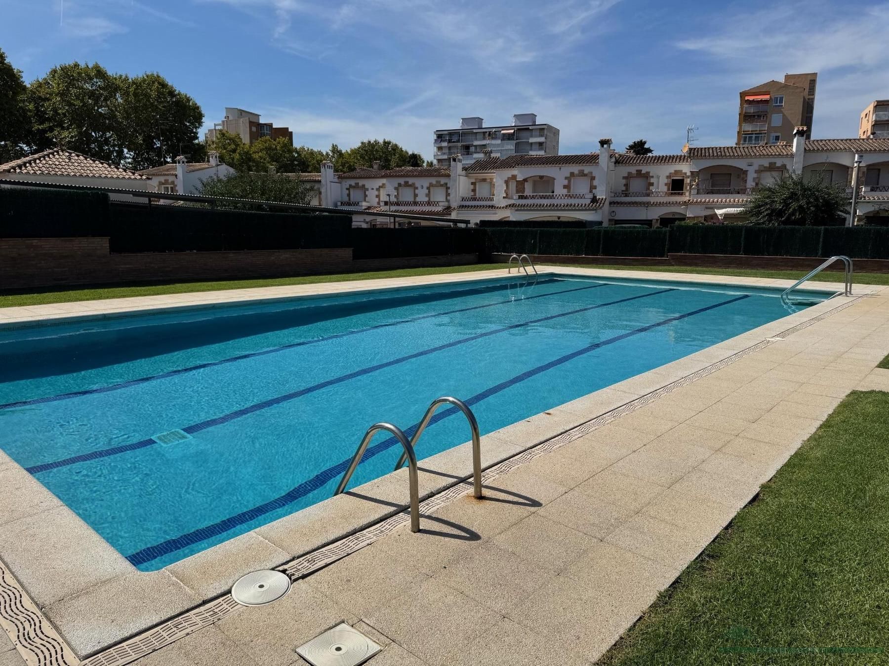 Piscina de Casa adosada en venda en Castell-Platja d'Aro amb Calefacció, Terrassa i Traster