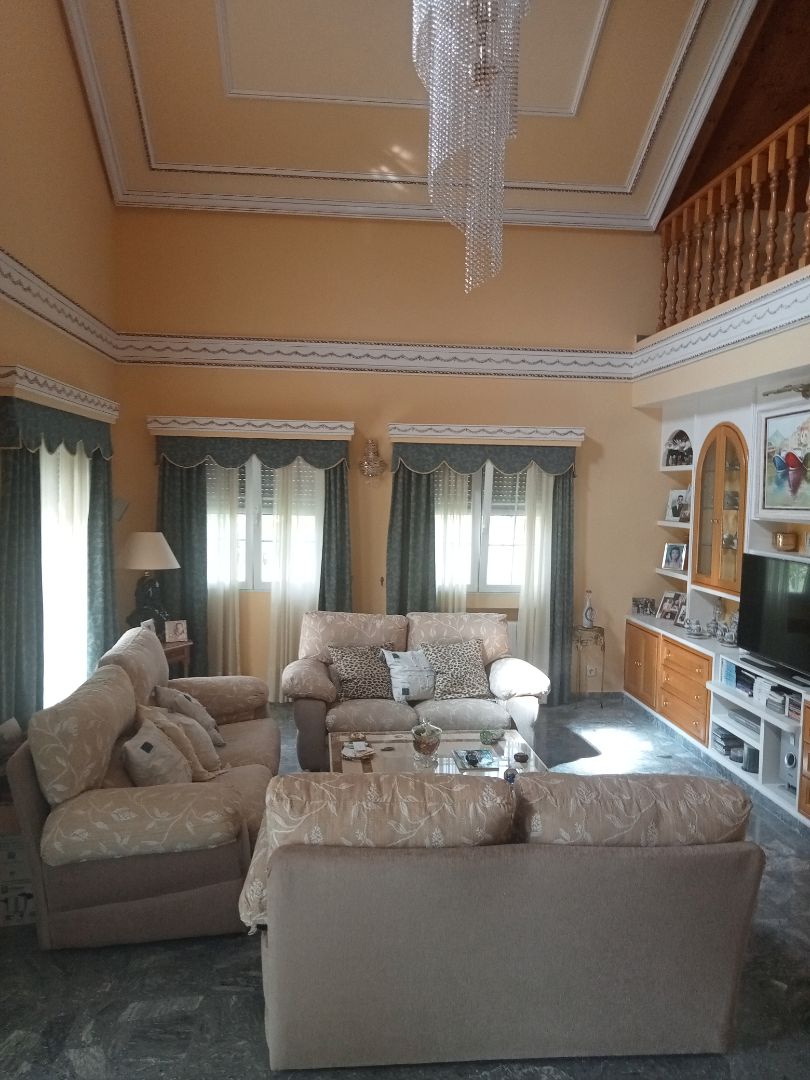 Sala d'estar de Casa o xalet en venda en Colmenar de Oreja amb Aire condicionat, Calefacció i Jardí privat