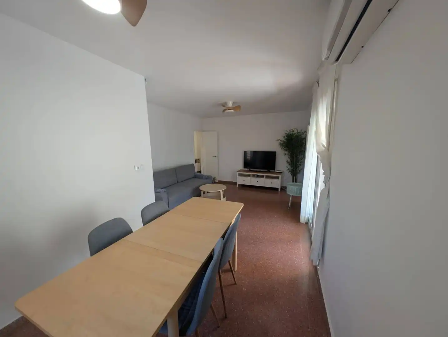 Appartement compact avec terrasse à louer à CONSTITUCIO DE LA, imagen 4