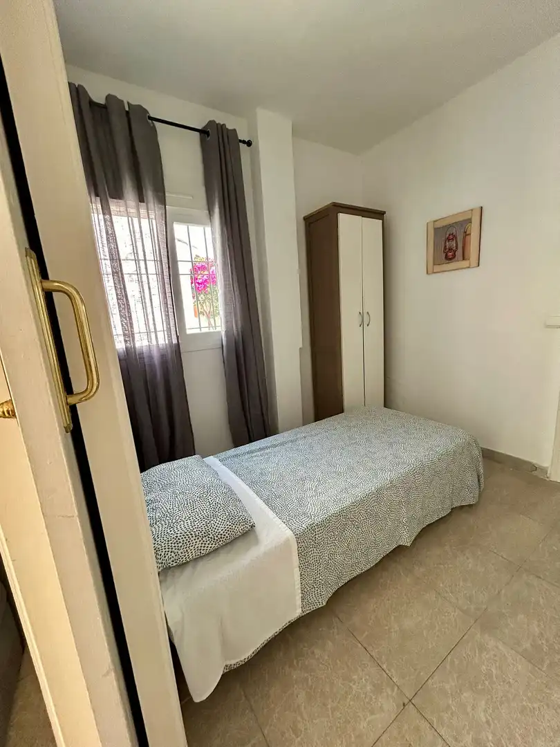 Habitación de Planta baja en venta en Estepona con Jardín privado, Terraza y Piscina