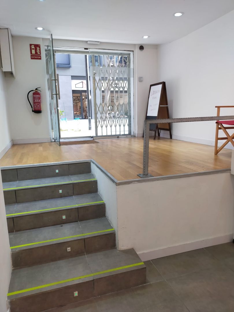 Geschaftsraum zur Miete in Carrer de Rocafort, La Nova Esquerra de l'Eixample, Eixample