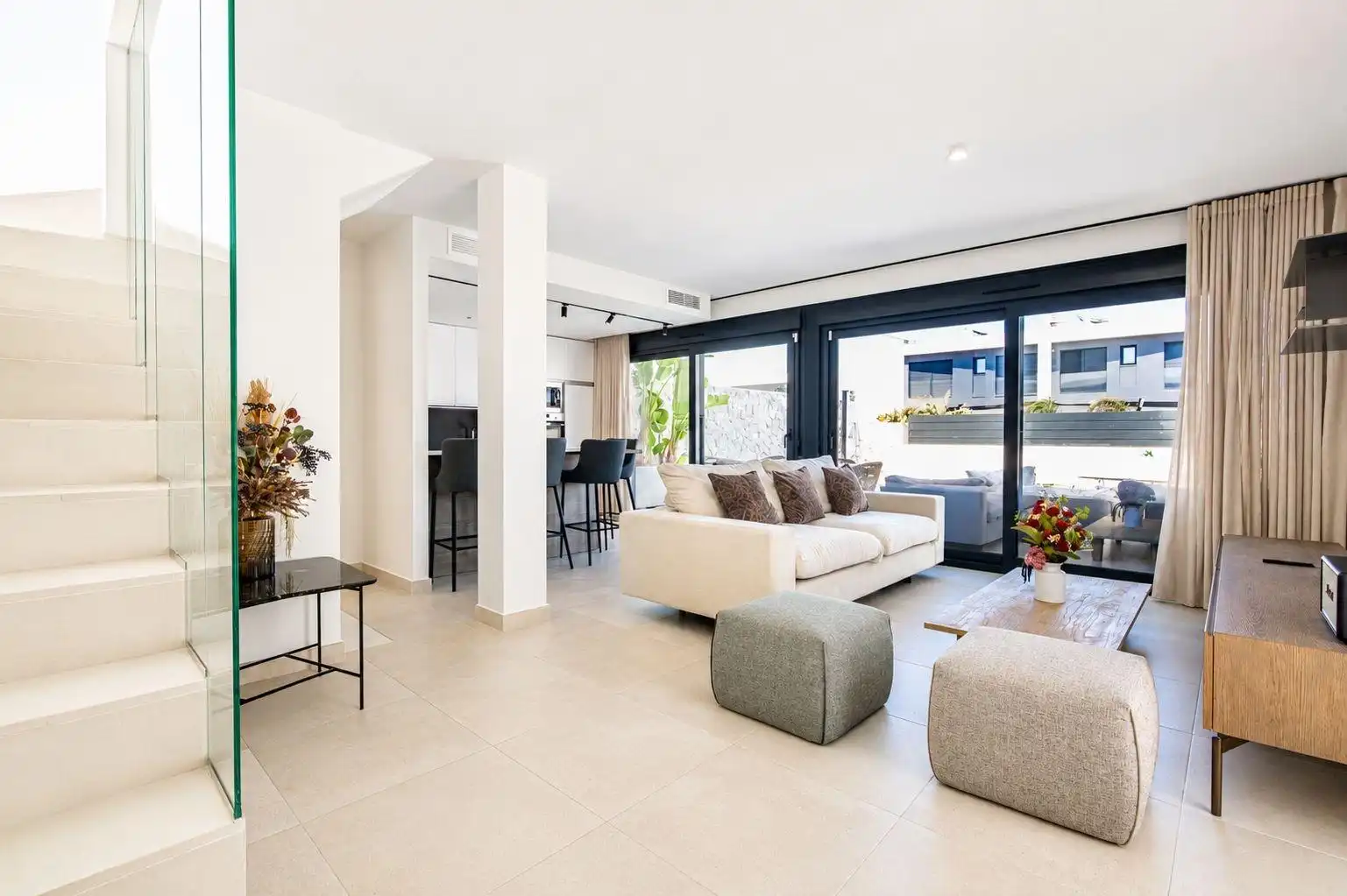 Sala d'estar de Casa o xalet de lloguer en Santa Pola amb Aire condicionat, Calefacció i Jardí privat