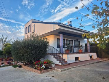 Casa rústica con jardín en venta en N/A