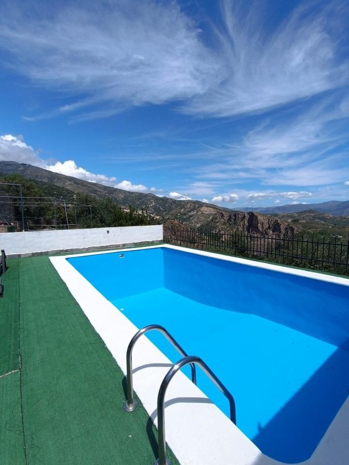 Piscina de Casa o xalet en venda en Lanjarón