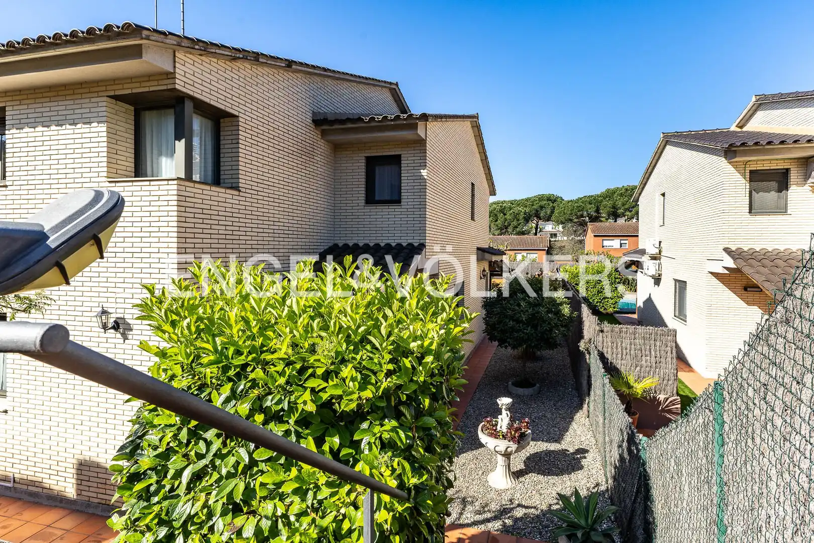 Vista exterior de Casa o chalet de alquiler en Sant Vicenç de Montalt con Calefacción, Jardín privado y Piscina