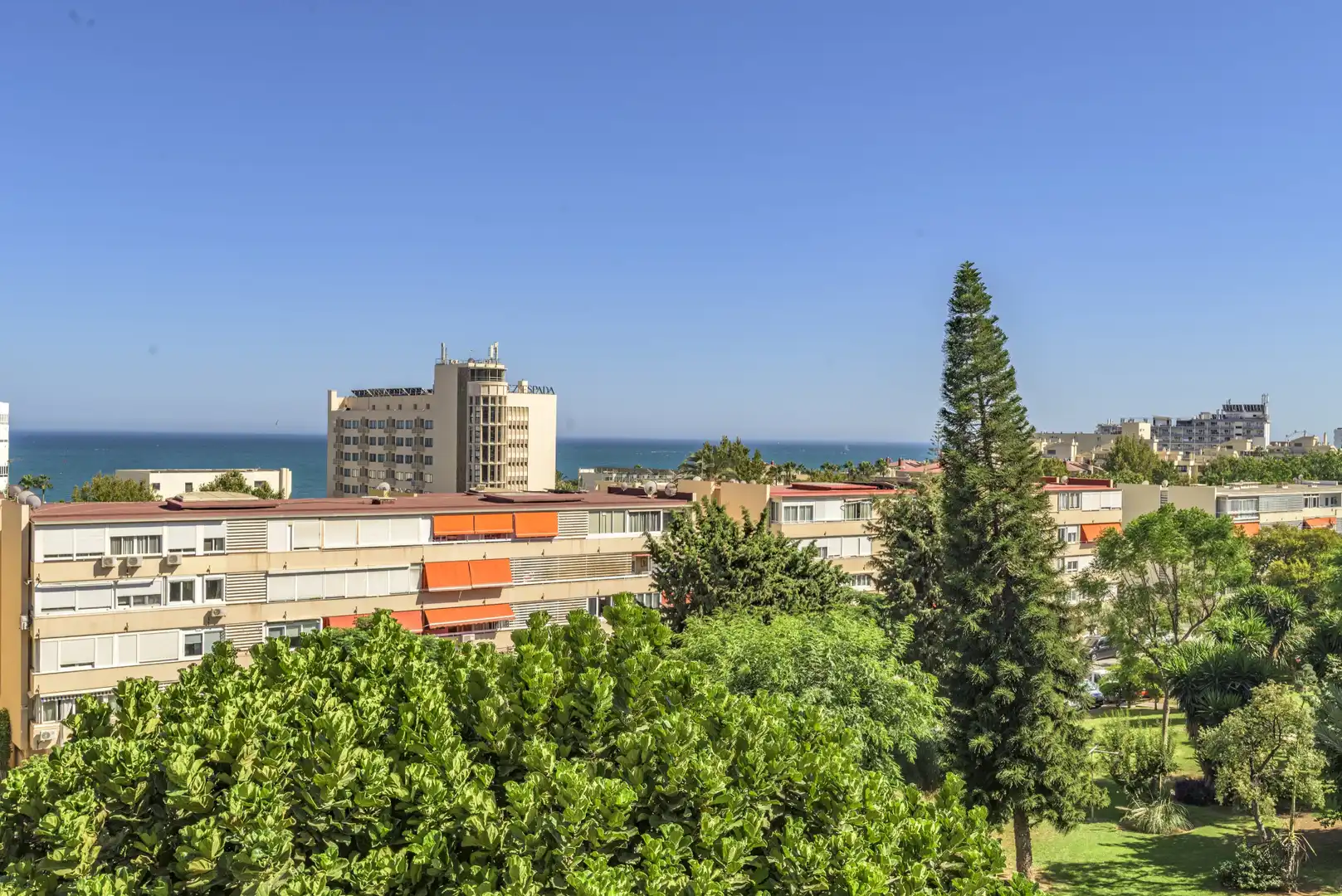 Habitación de Apartamento en venta en Torremolinos con Terraza y Amueblado