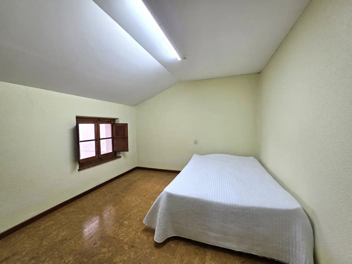 Schlafzimmer von Einfamilien-Reihenhaus zum Verkauf in Siero mit Heizung, Abstellraum und Möbliert