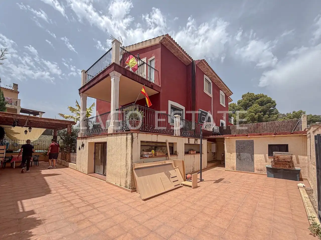 Casa con piscina en venta en Pueblo - Urbanizaciones, imagen 2