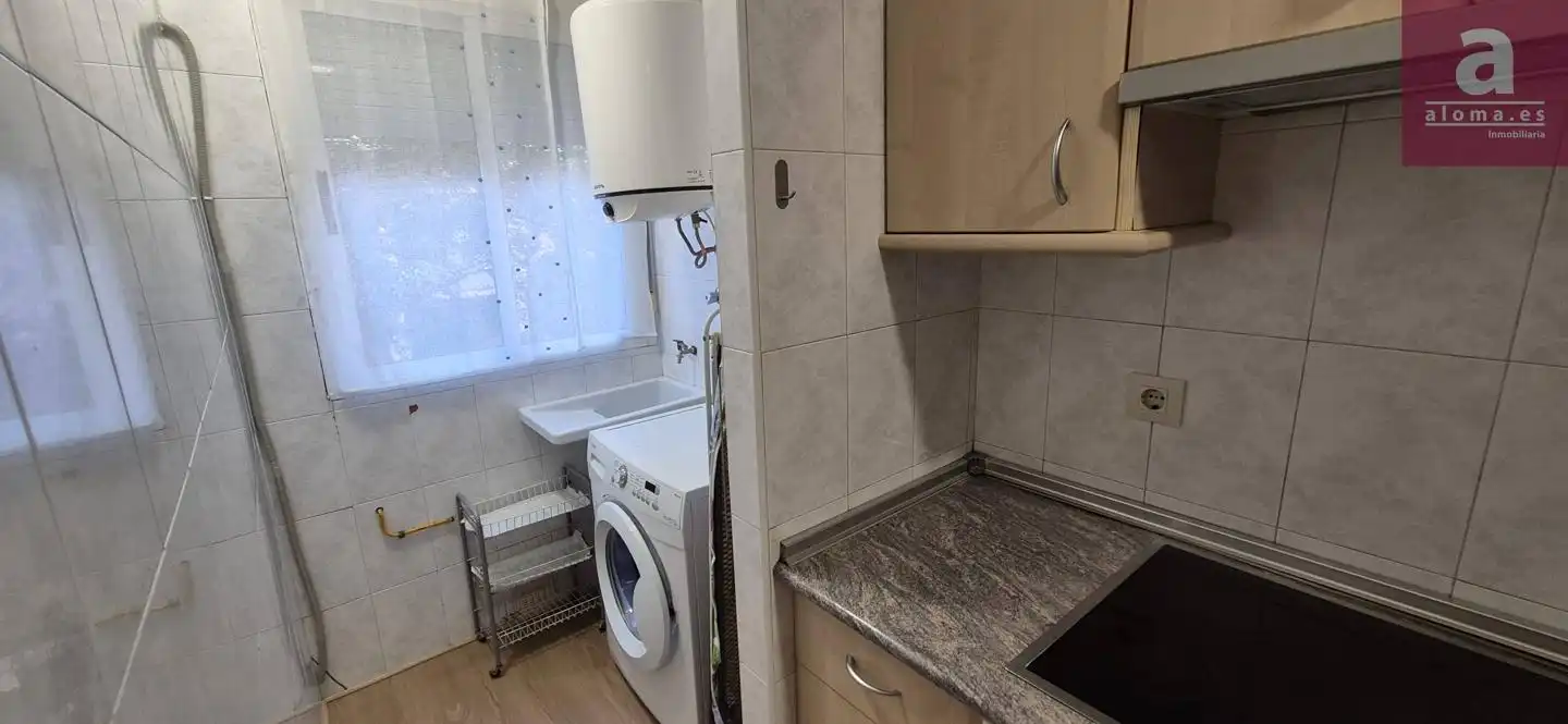 Cocina de Estudio de alquiler en Cáceres con Aire acondicionado, Trastero y Amueblado