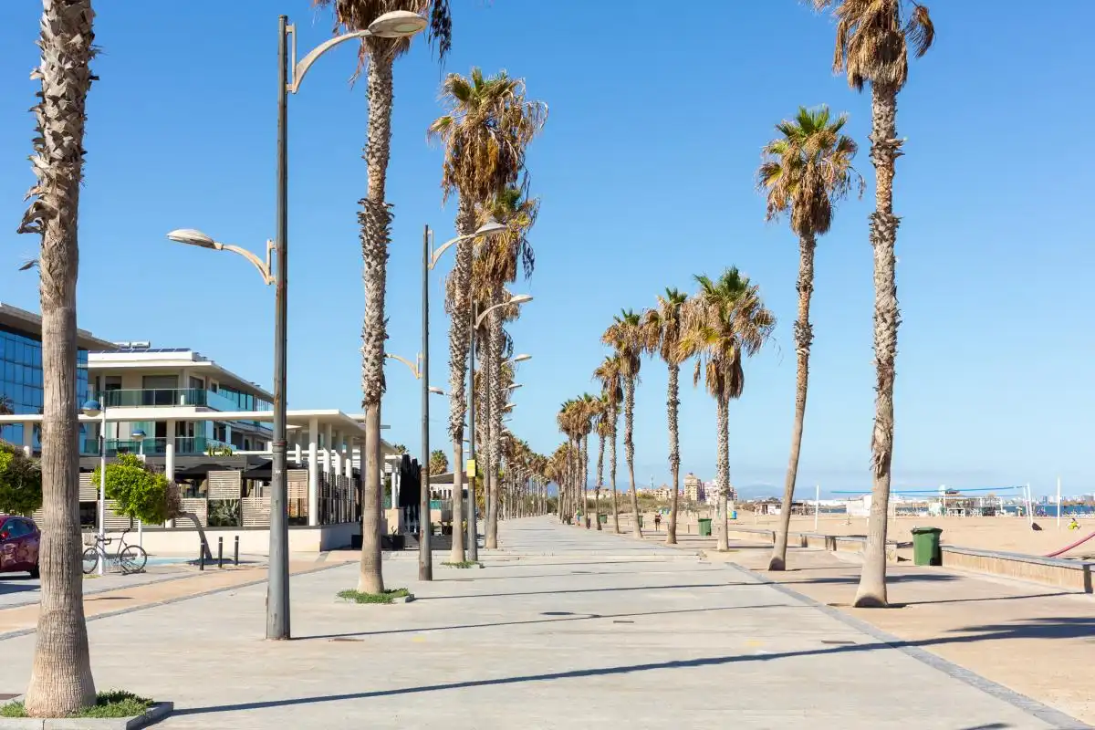 Außenansicht von Erdgeschoss zum Verkauf in Valencia mit Klimaanlage, Heizung und Terrasse