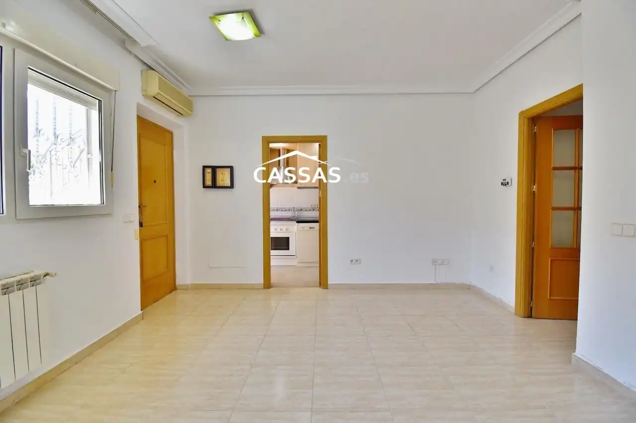 Bajo con piscina en venta en Calle DEL ALMENDRO, imagen 28