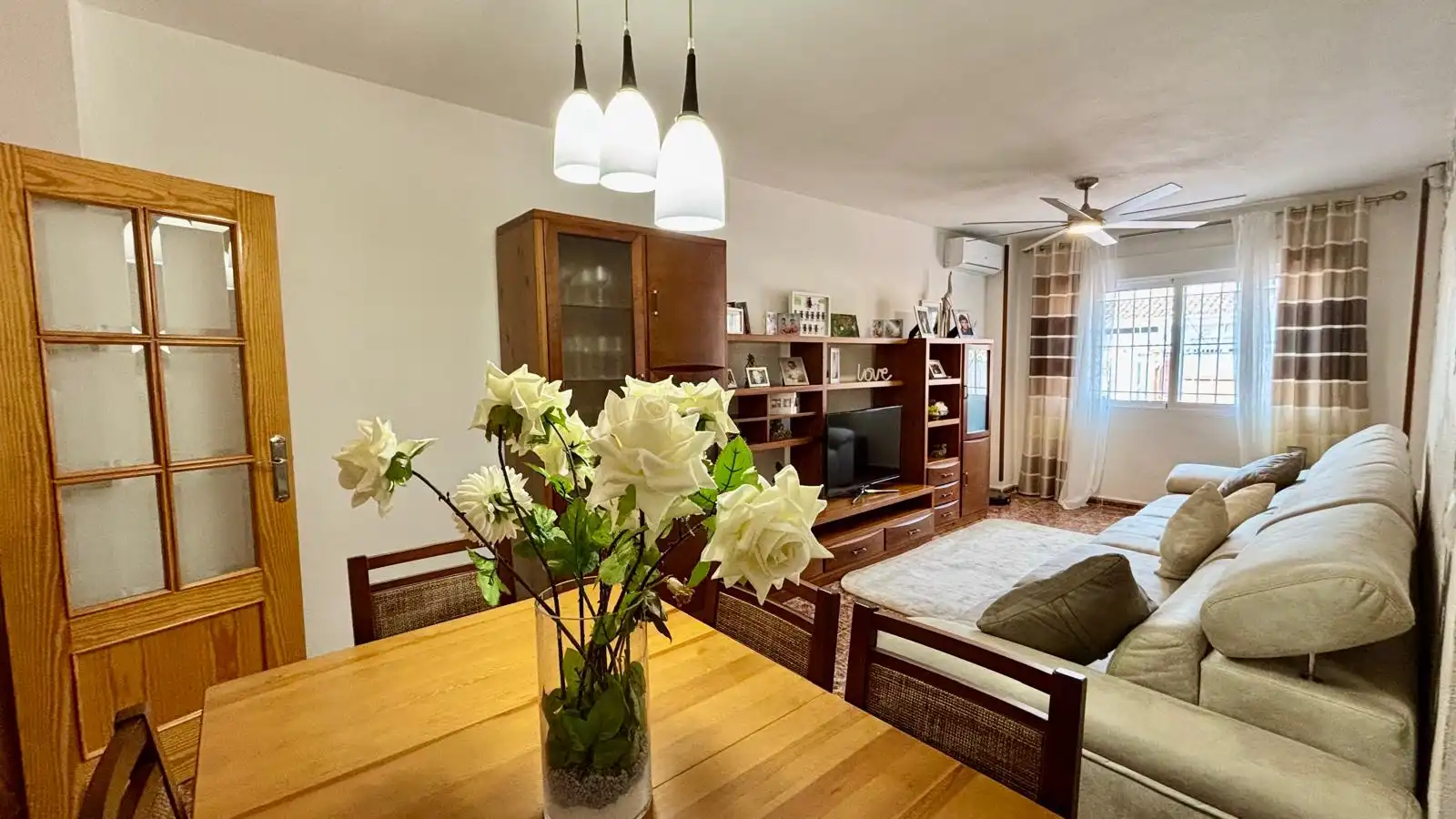 Sala de estar de Casa adosada en venta en Cartagena con Aire acondicionado, Calefacción y Jardín privado