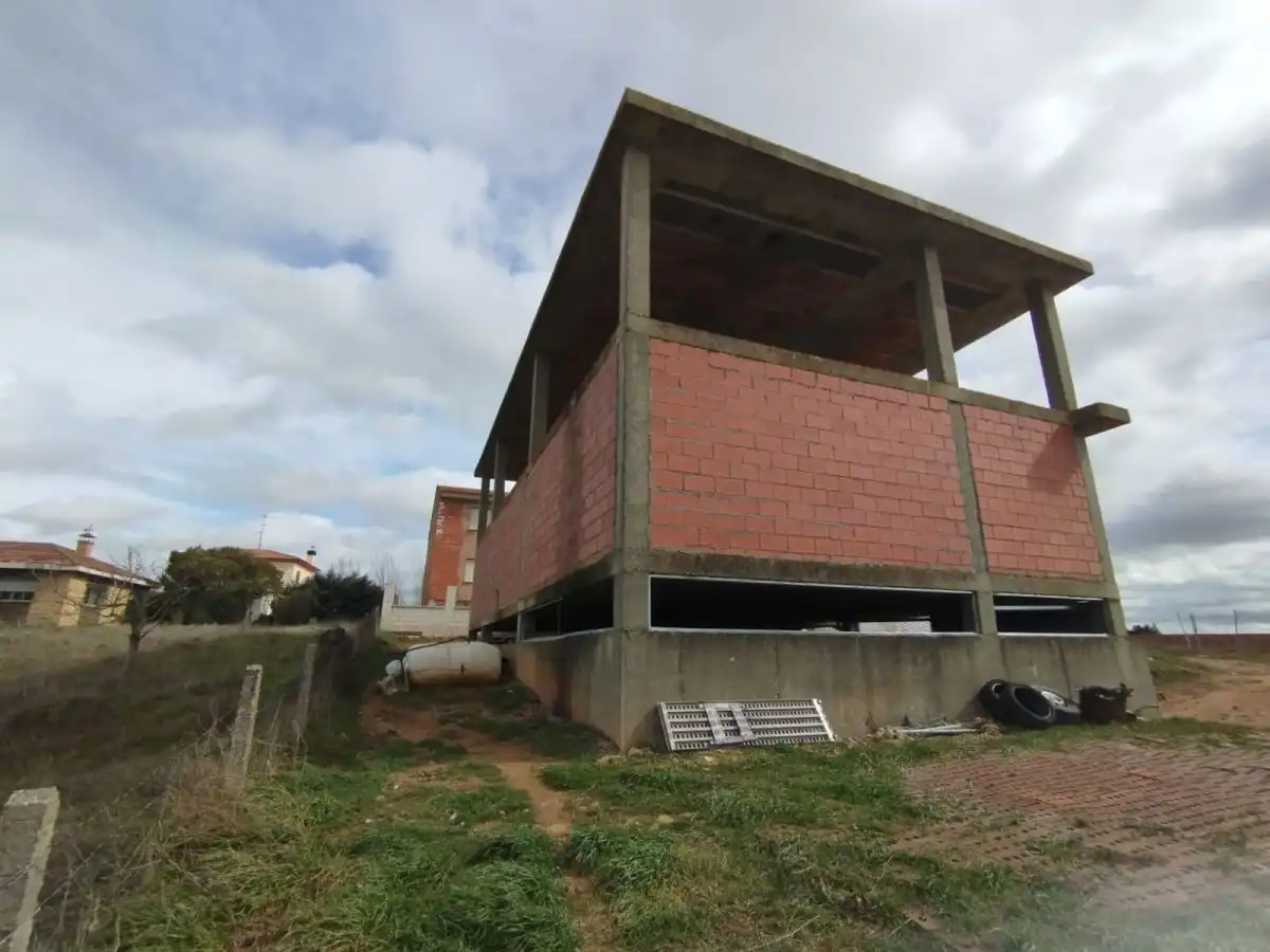 Vista exterior de Nave industrial en venta en Calzada de Valdunciel