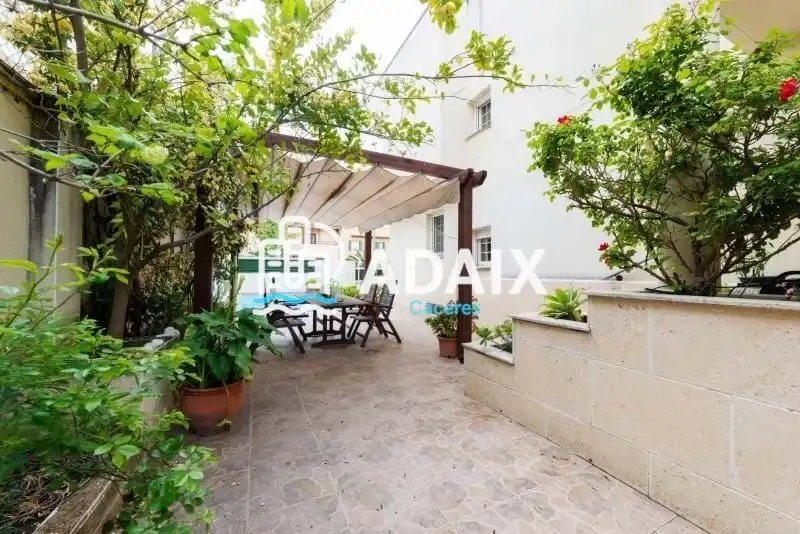 Chalet con piscina en venta en Calle Islas Cíes, imagen 2
