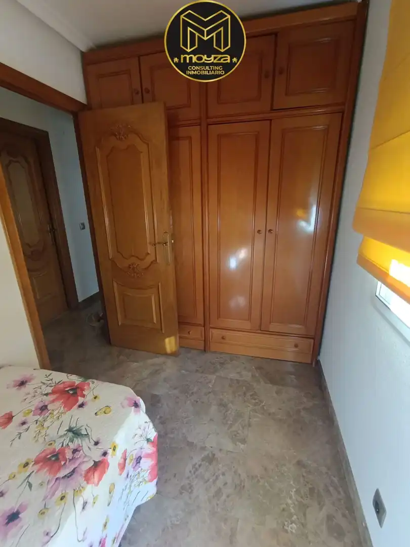 Schlafzimmer von Wohnung zur Miete in Jaén mit Klimaanlage und Heizung