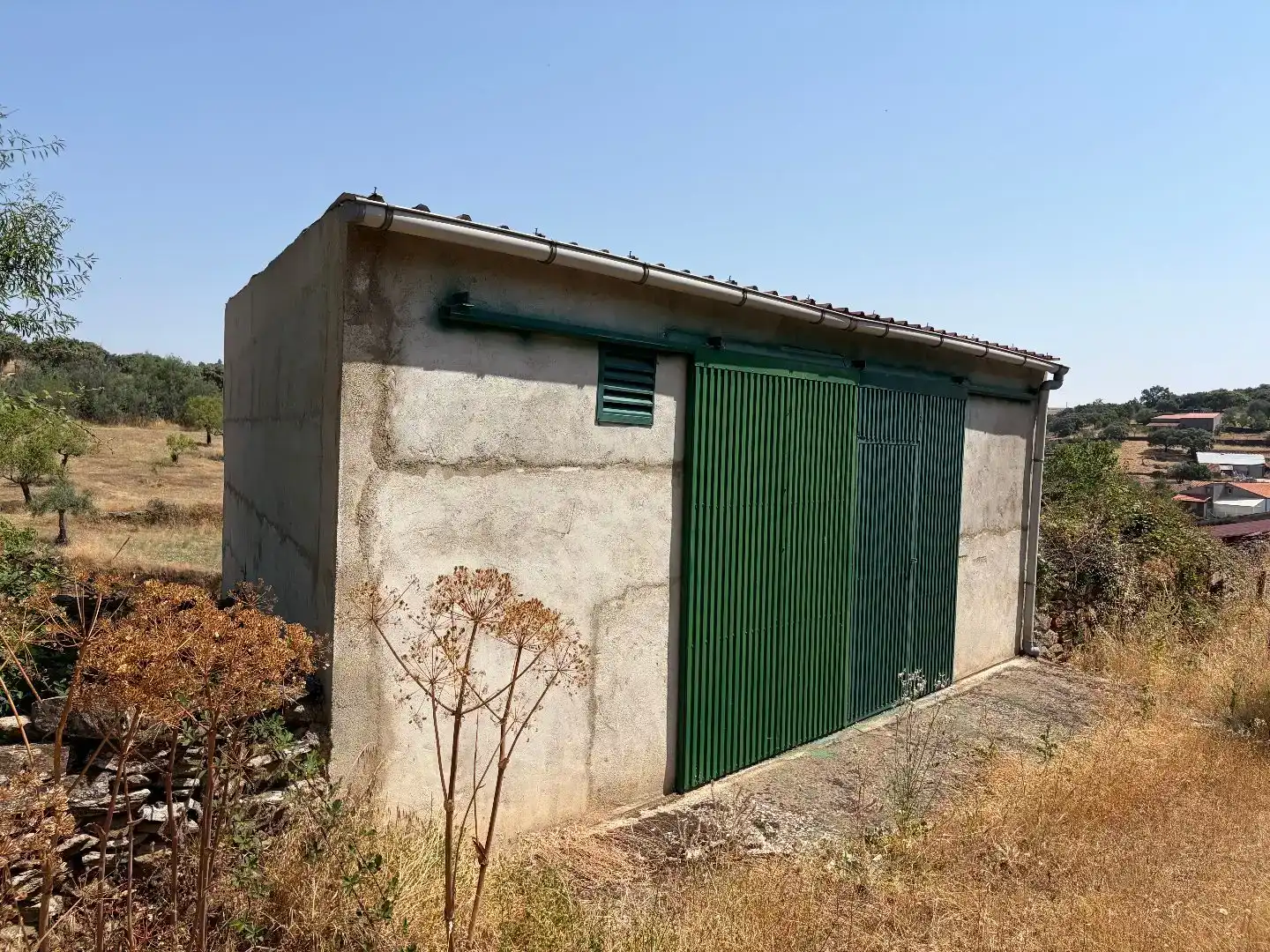 Vista exterior de Pis en venda en Ahigal de los Aceiteros amb Traster, Moblat i Balcó