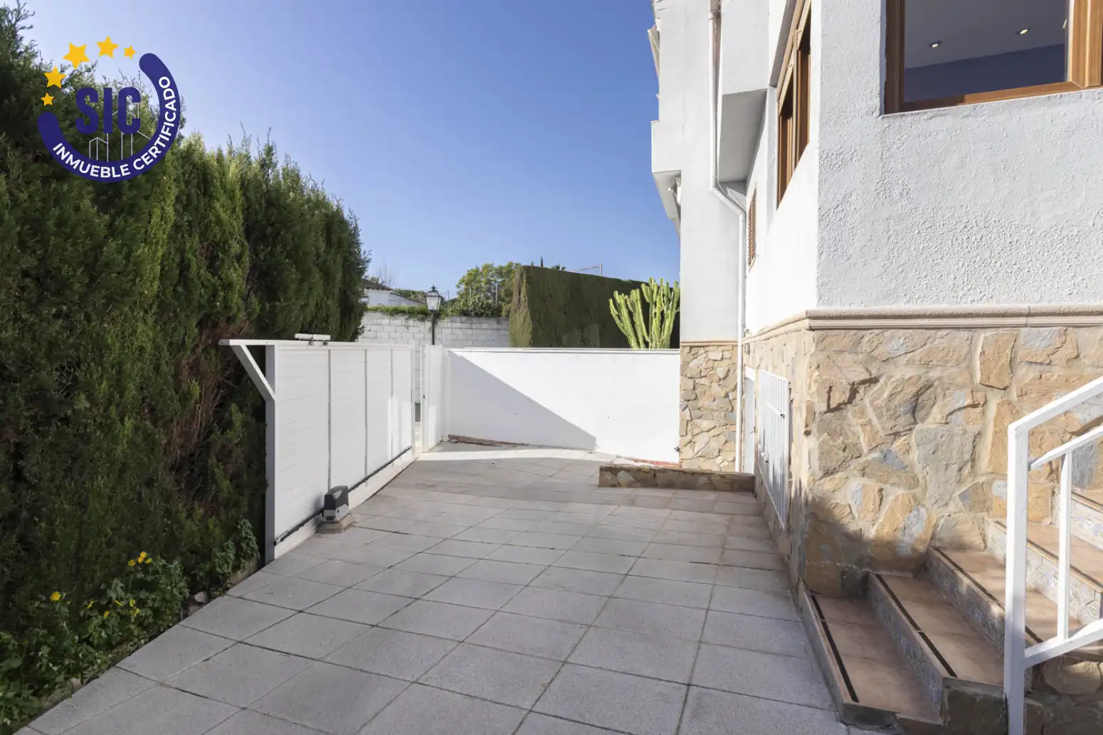 Jardí de Casa adosada en venda en Torrent amb Aire condicionat, Calefacció i Jardí privat