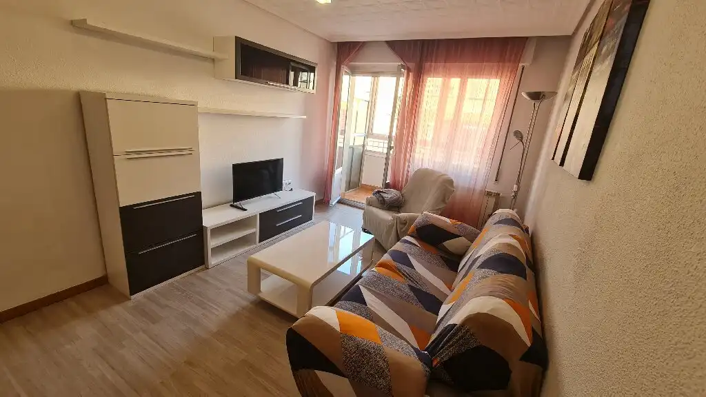 Living room of Flat for rent in  Logroño  with Heating, Parquet flooring and Terrace