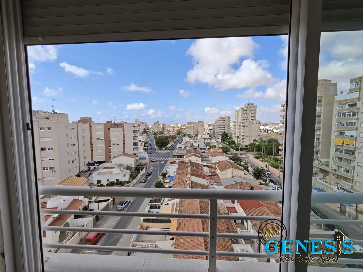 Vista exterior de Apartament en venda en Torrevieja amb Moblat, Rentadora i Balcó