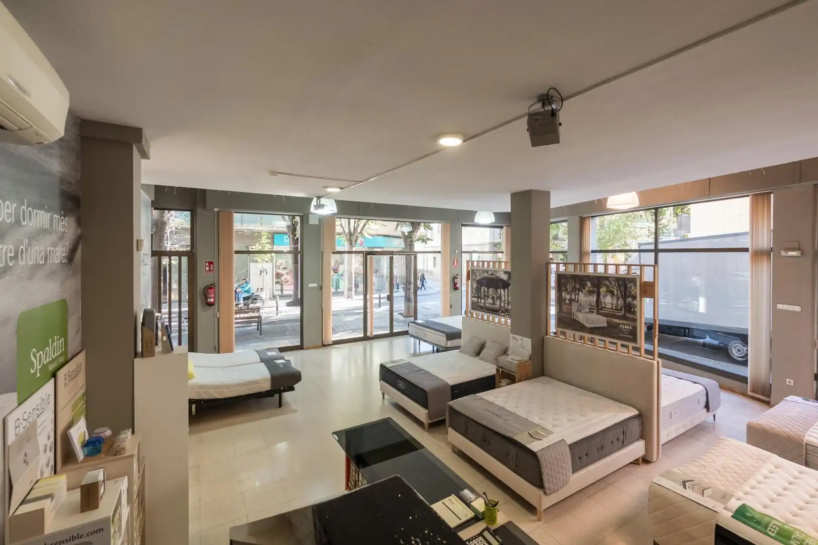 Gewerbefläche zum Verkauf in Carrer  Nou
