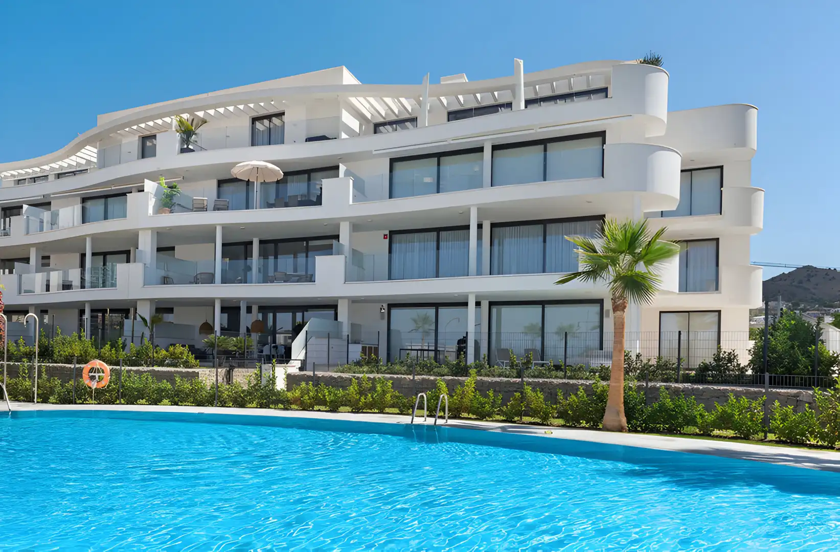 Vista exterior de Planta baixa en venda en Fuengirola amb Aire condicionat, Calefacció i Jardí privat
