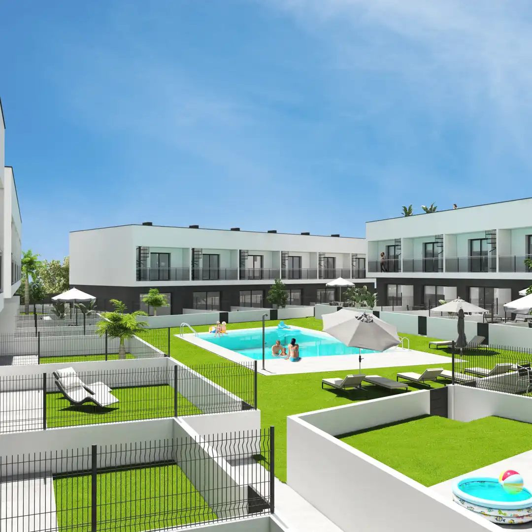 Schwimmbecken von Einfamilien-Reihenhaus zum Verkauf in El Vendrell mit Klimaanlage, Heizung und Privatgarten