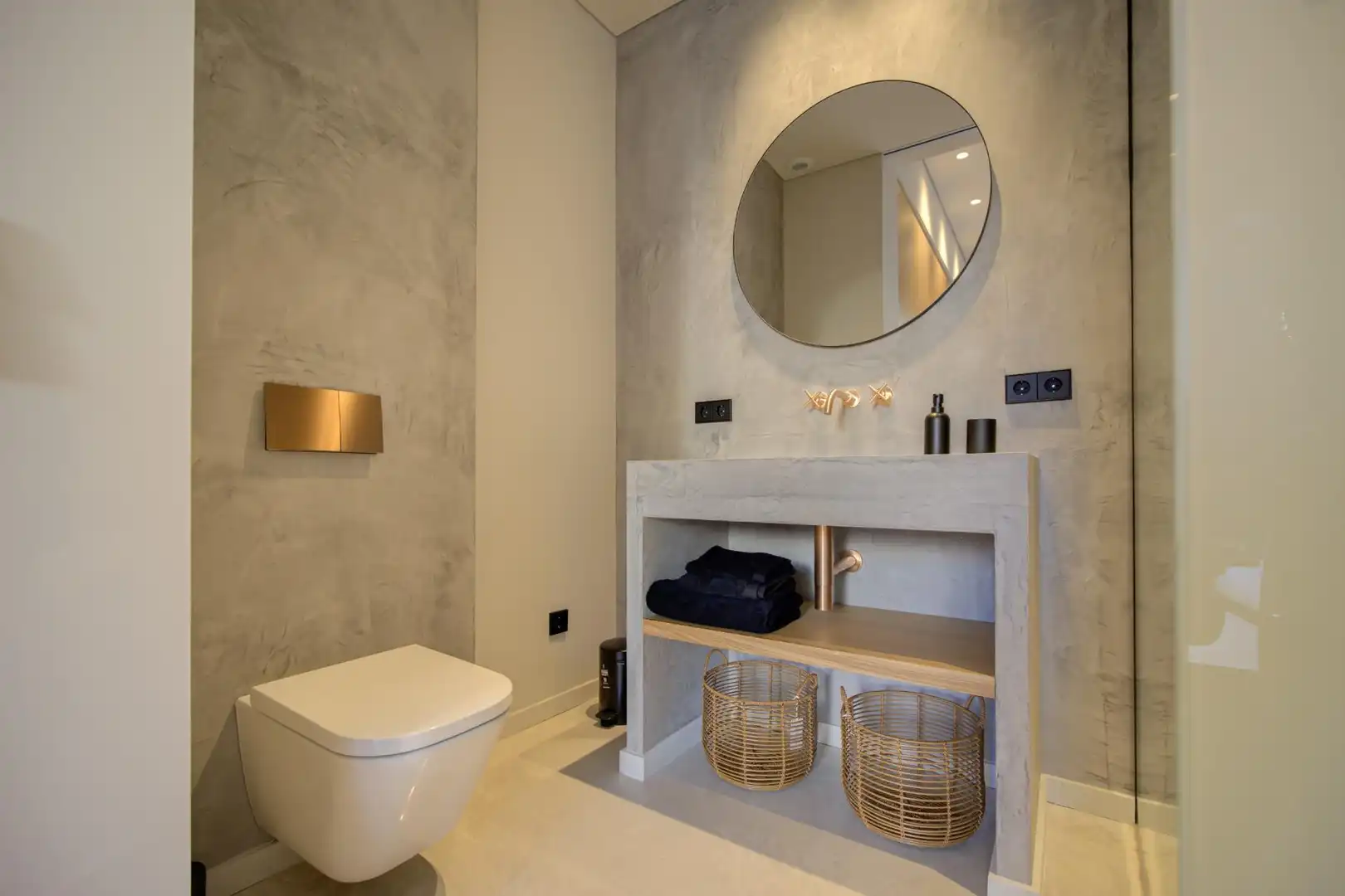 Bathroom of Houses for sale in Campanet  with Air Conditioner, Heating and Furnished