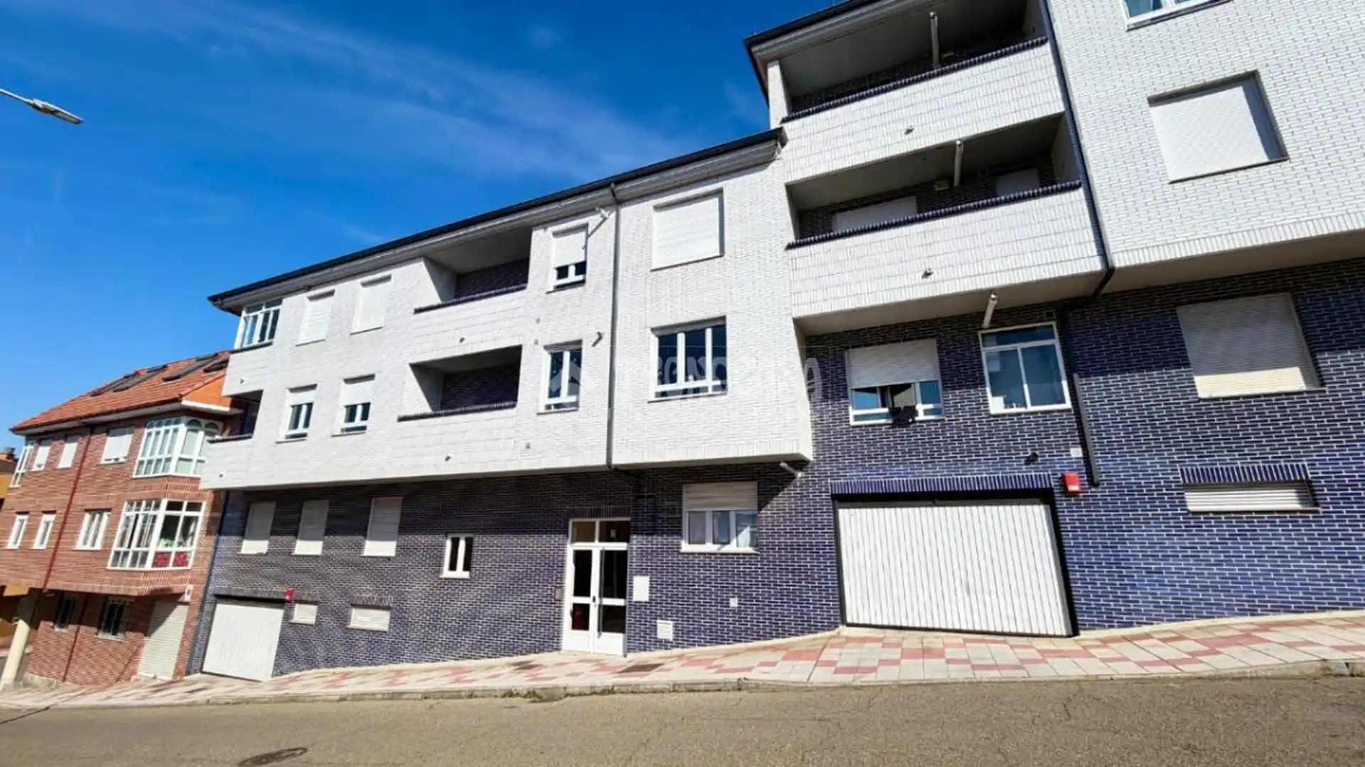 Exterior view of Flat for sale in León Capital   with Heating, Parquet flooring and Terrace