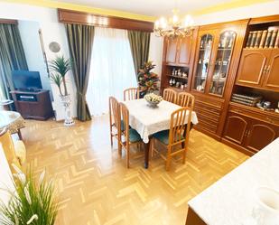 Dining room of Flat to rent in  Granada Capital  with Air Conditioner, Furnished and Oven