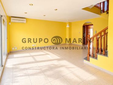 House with balcony for sale in Carrer Churruca