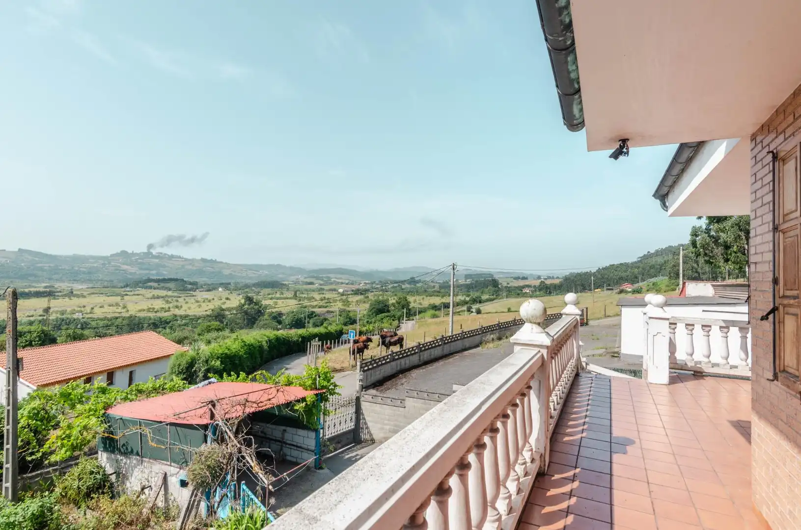 Terrassa de Casa o xalet en venda en Gijón  amb Calefacció, Jardí privat i Terrassa