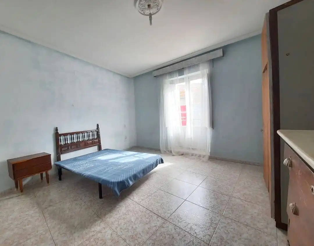 Dormitori de Casa o xalet en venda en Escalona amb Balcó
