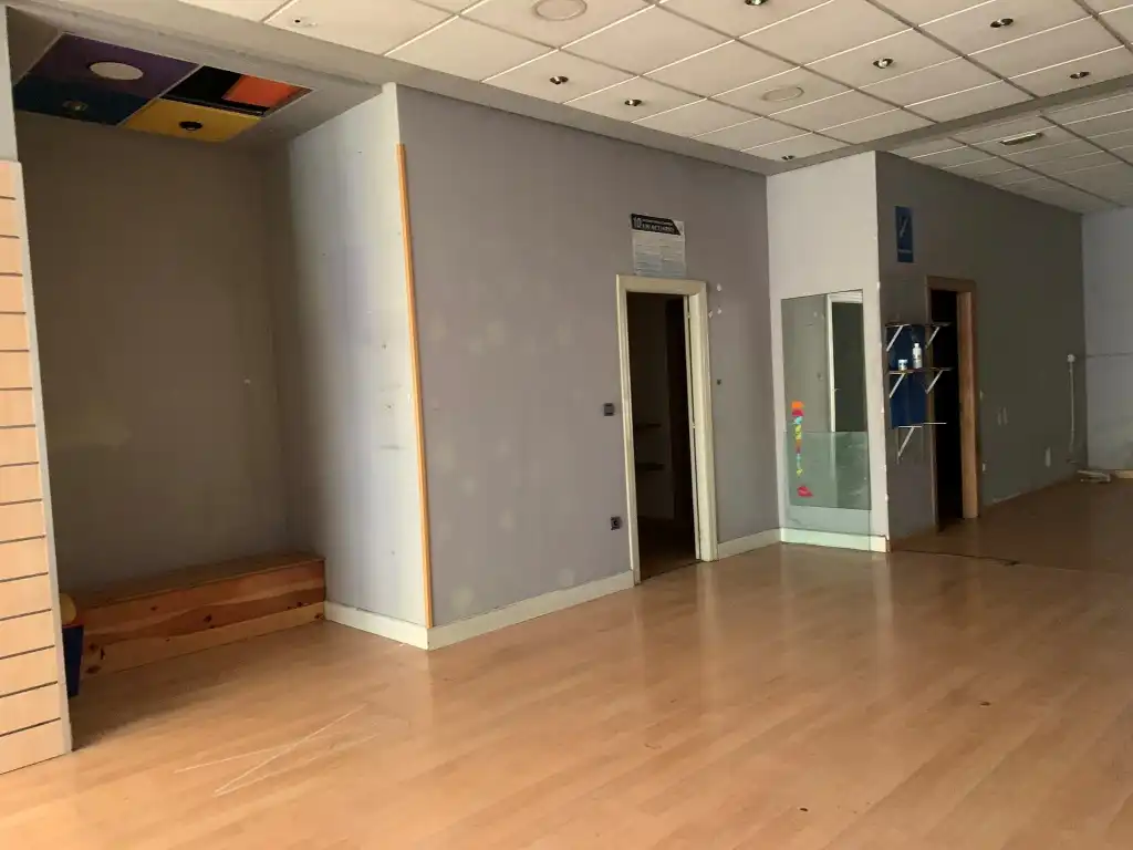 Local comercial en venda a Avenida Schulz, imagen 5