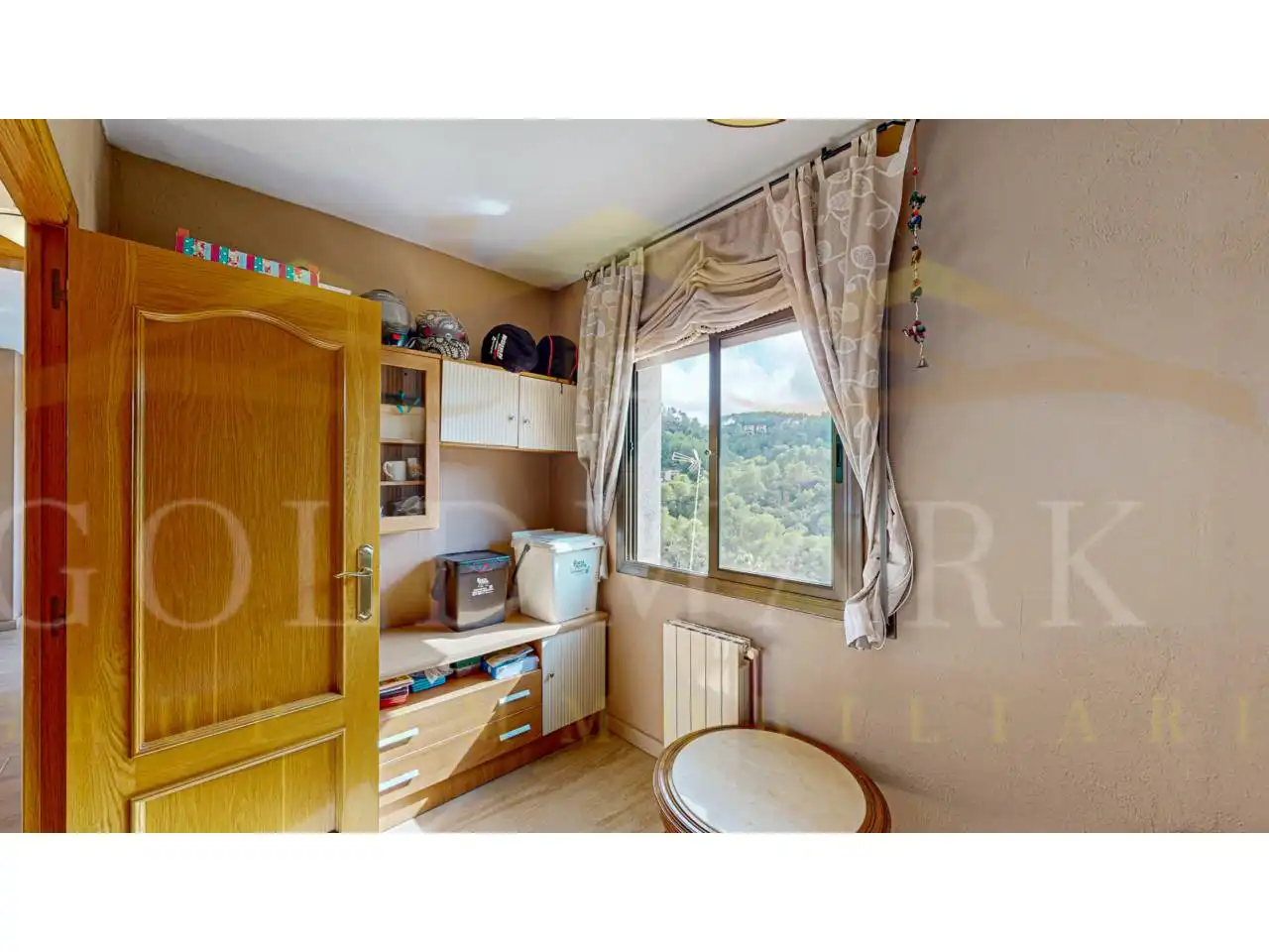 Habitación de Casa o chalet en venta en Corbera de Llobregat con Aire acondicionado, Calefacción y Jardín privado