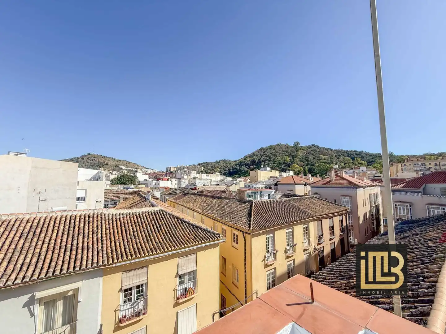 Vista exterior de Edifici en venda en Málaga amb Alarma