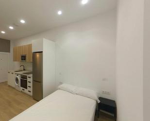 Bedroom of Flat to share in  Madrid Capital  with Heating, Furnished and Washing machine