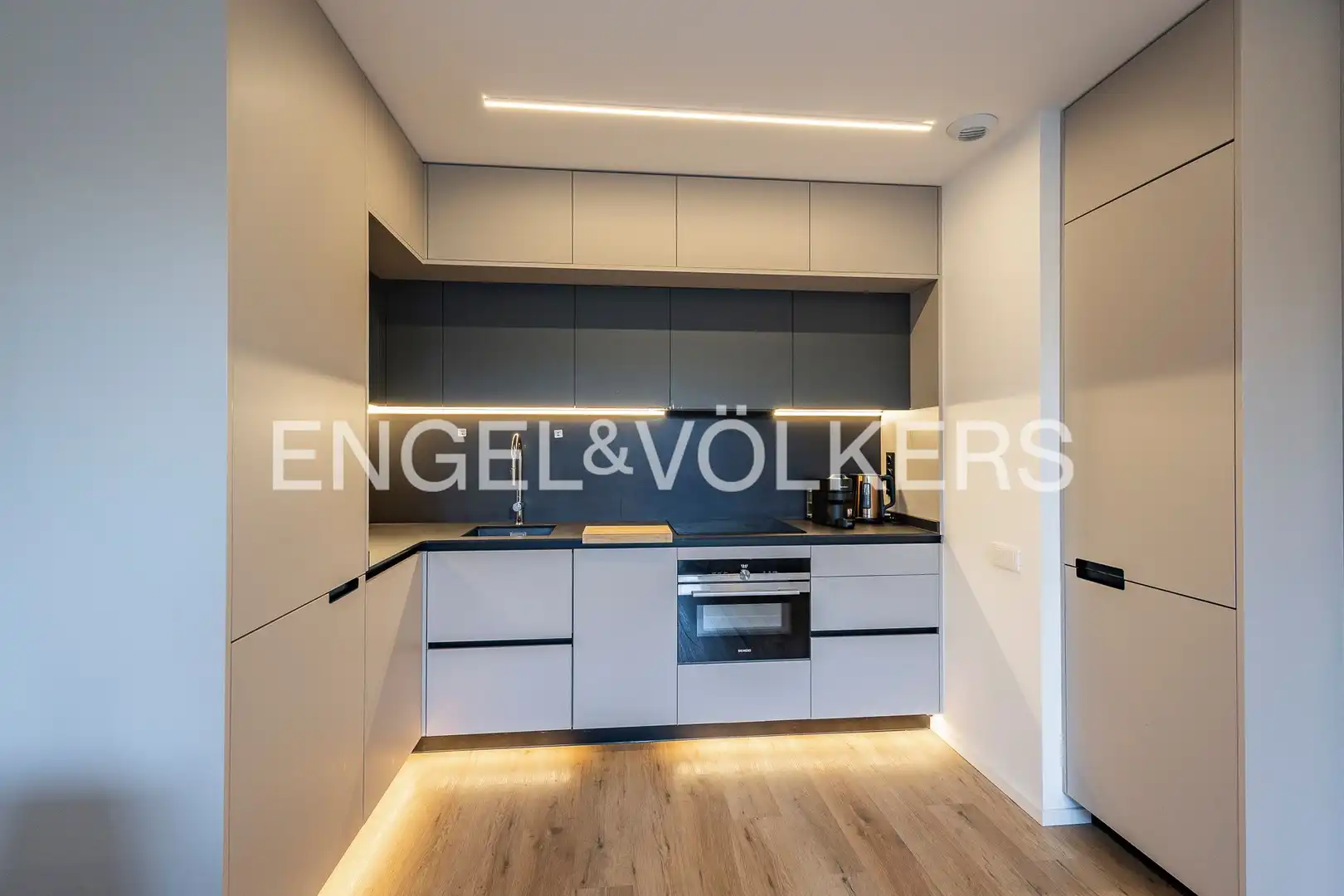 Cocina de Apartamento en venta en Esplugues de Llobregat con Calefacción, Terraza y Trastero