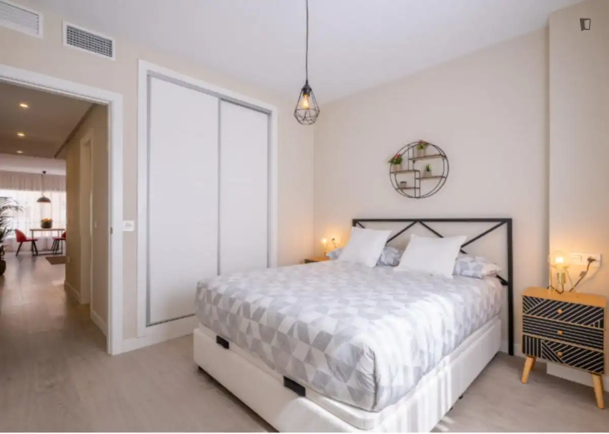 Dormitori de Apartament de lloguer en Málaga amb Aire condicionat, Moblat i Forn