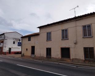 Vista exterior de Casa o xalet en venda en Matalebreras amb Jardí privat